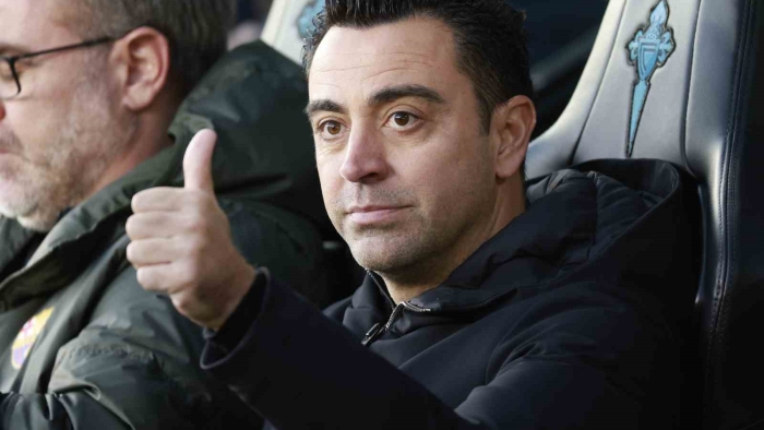 Xavi Hernandez, Barcelona’da kaldı