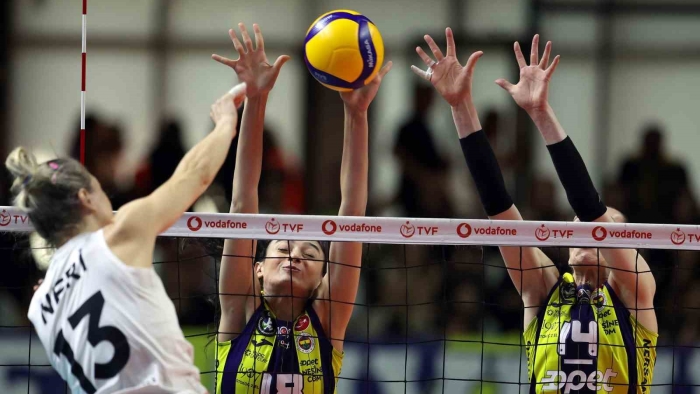 Sultanlar Ligi’nde Fenerbahçe finalde