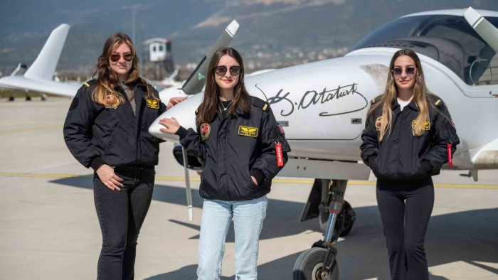 Sabiha Gökçen’in izinden giden kadın pilot adayları gökyüzünde gurur veriyor
