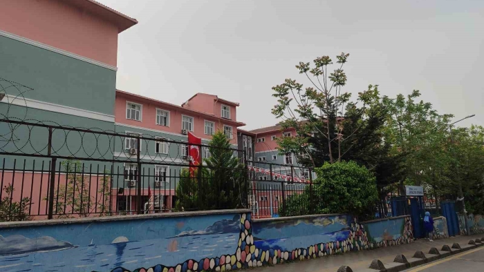 Esenler’de öğretmene "kötü not" dayağı