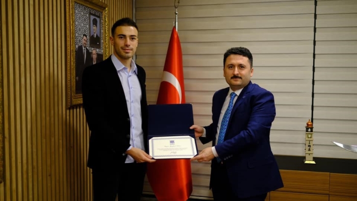 Oğuzhan Çakır, Süper Lig’in en genç hakemi oldu