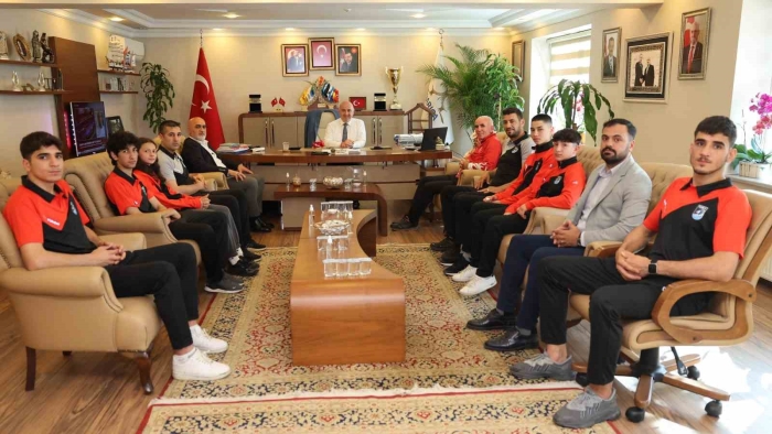 Darıcalı sporcular Başkan Bıyık’la bir araya geldi