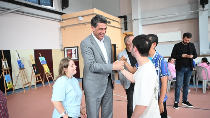 Başkan kocaman, özel çocukların hayır panayırında