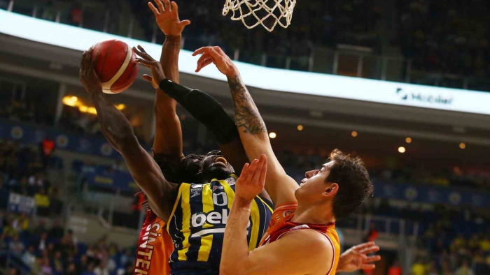 Türkiye Sigorta Basketbol Süper Ligi: Fenerbahçe: 90 - Galatasaray: 74