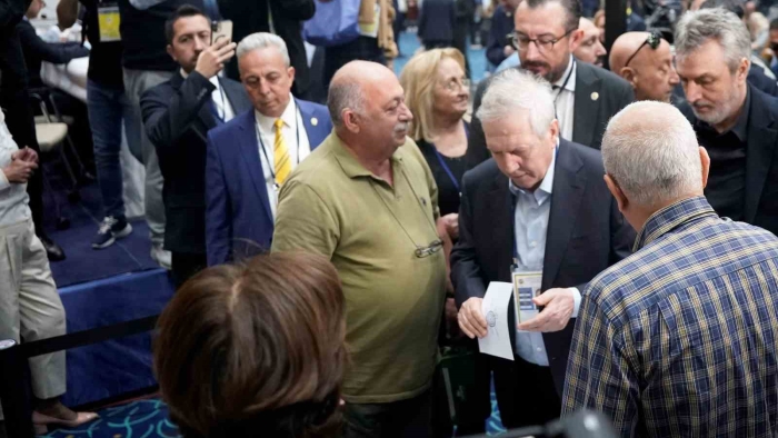 Aziz Yıldırım oyunu kullandı