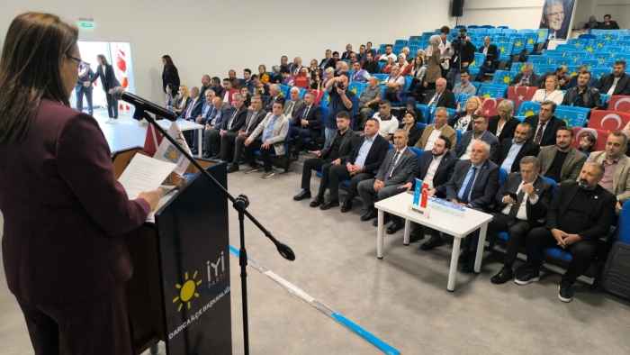 İYİ Parti Darıca'da Demirel Güven Tazeledi