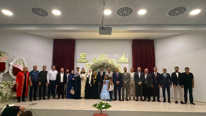 Kerim Karaburç ve Emel Yalpan Dünya Evine Girdiler