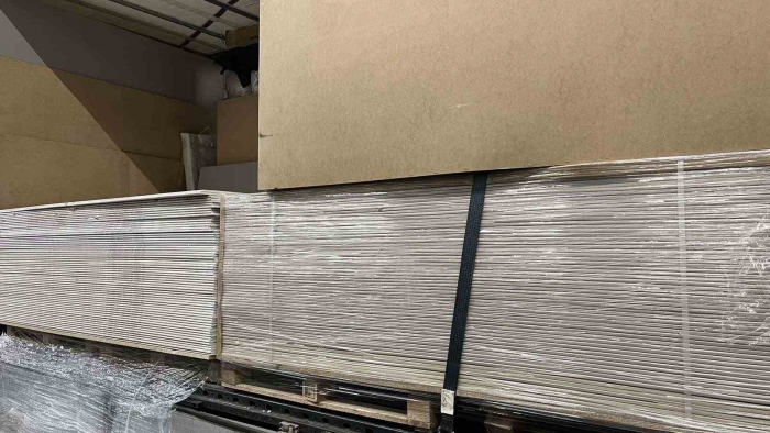 Alçı levhalar arasında 30 bin paket kaçak sigara yakalandı