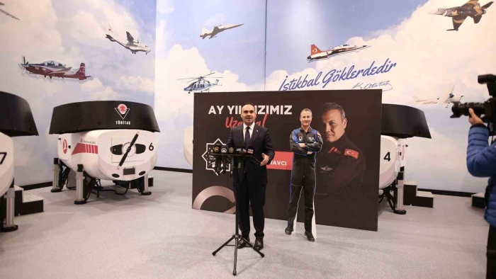 Bakan Kacır, Bursa’da ilk Türk astronot ile bağlantı kurdu
