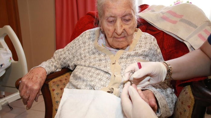 101 Yaşındaki Bedia Nineye Büyükşehir’den Evde Bakım Desteği