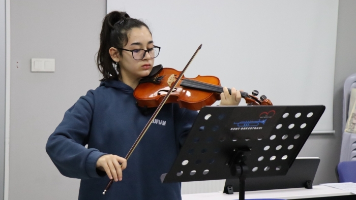 İzmit Belediyesi’nden sanata büyük destek: Gençlik Orkestrası mülakat sonuçları açıklandı