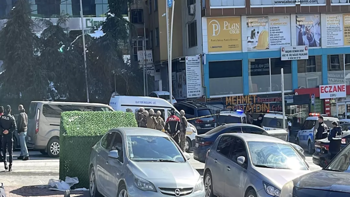 Restoranda Silahlı Rehine Krizi! Saldırgan Teslim Oldu