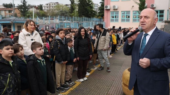 Başkan Bıyık’tan haftanın ilk gününde öğrencilere moral ziyareti