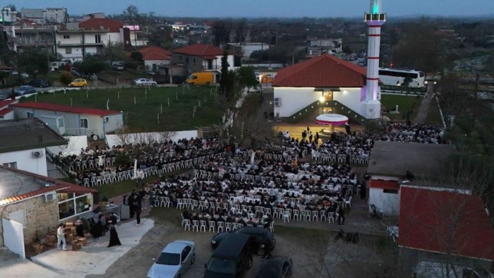 Yunanistan İskeçe’de Büyükşehir’le iftar bereketi