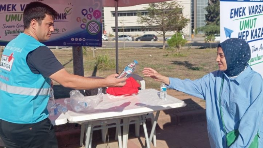 İzmit Belediyesi, KPSS’ye giren adayları yine yalnız bırakmadı
